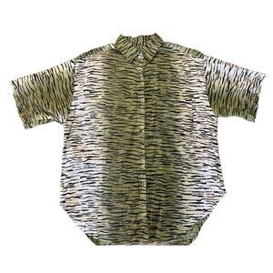 Vintage Details Men’s Tiger Animal Print Button Down Stylish